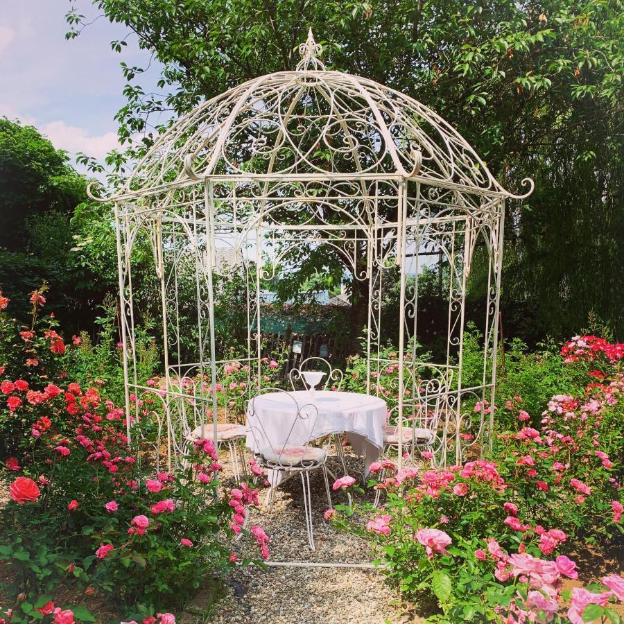 Isabelle'S Rosegarden Hotel Beckerich ภายนอก รูปภาพ